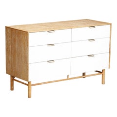 Commode en chne crus Raymond Loewy pour Mengel, datant d'environ 1955, restaure, signe