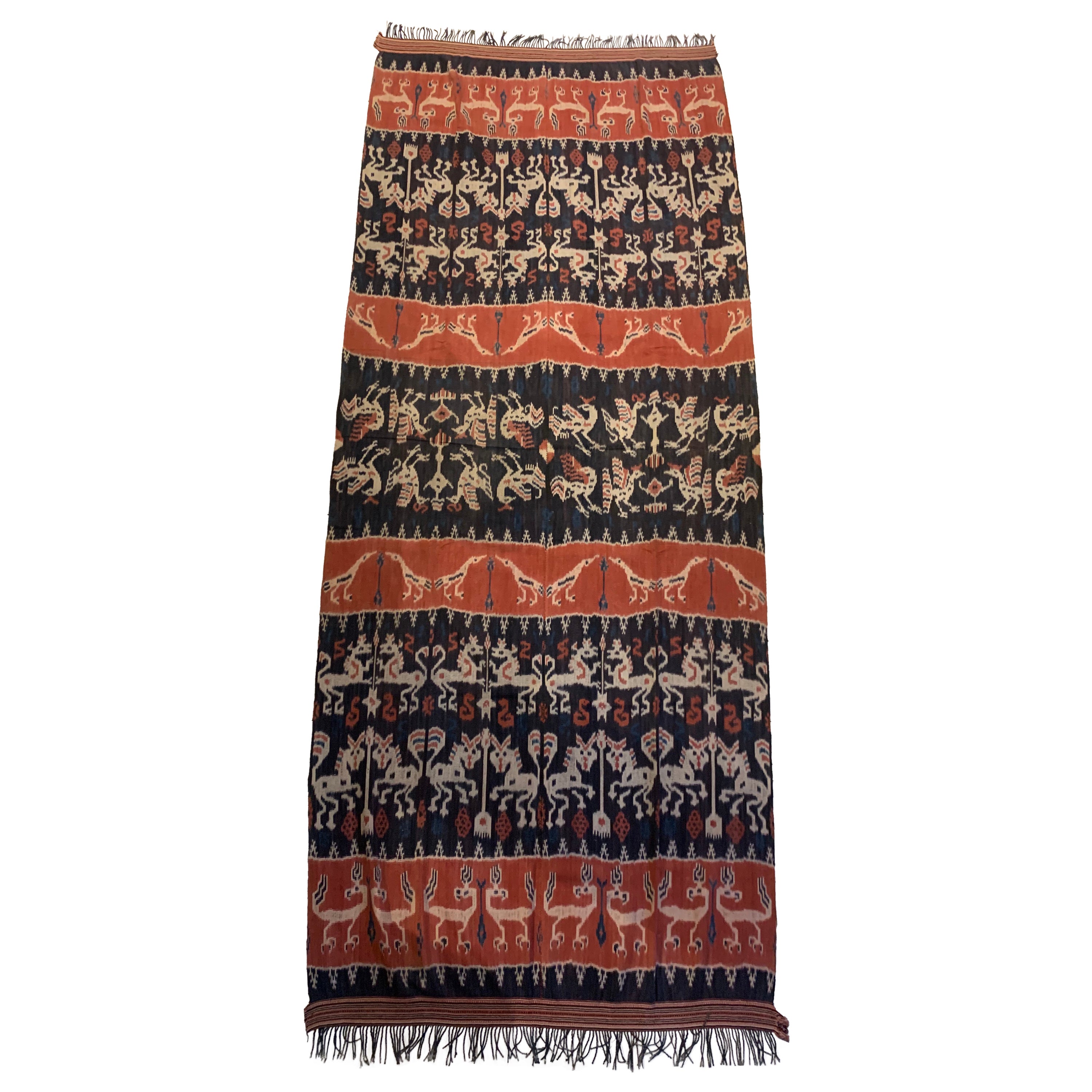 Atemberaubende Stammesmotive von Ikat Textil aus der Insel Sumba, Indonesien im Angebot