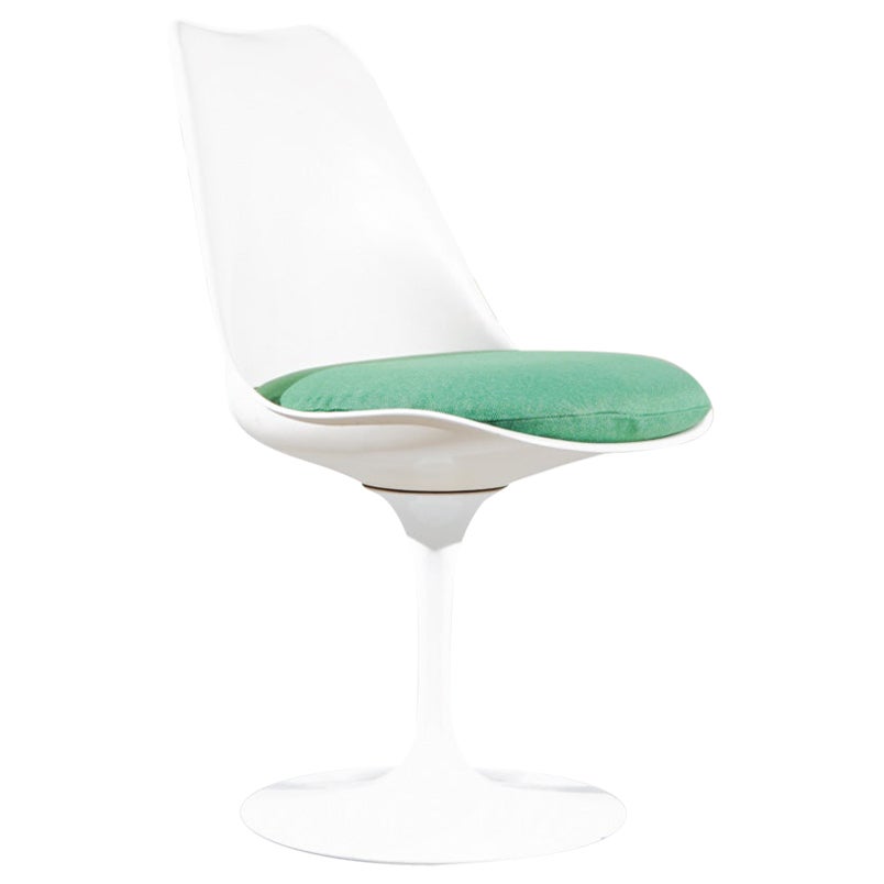 Eero Saarinen Tulip  Dining Chair Knoll International Mid Century  Space Age For Sale
