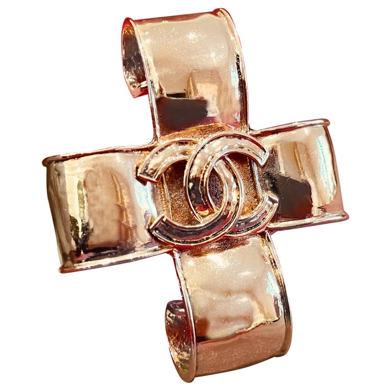 Chanel, Brooch CC For Sale at 1stDibs