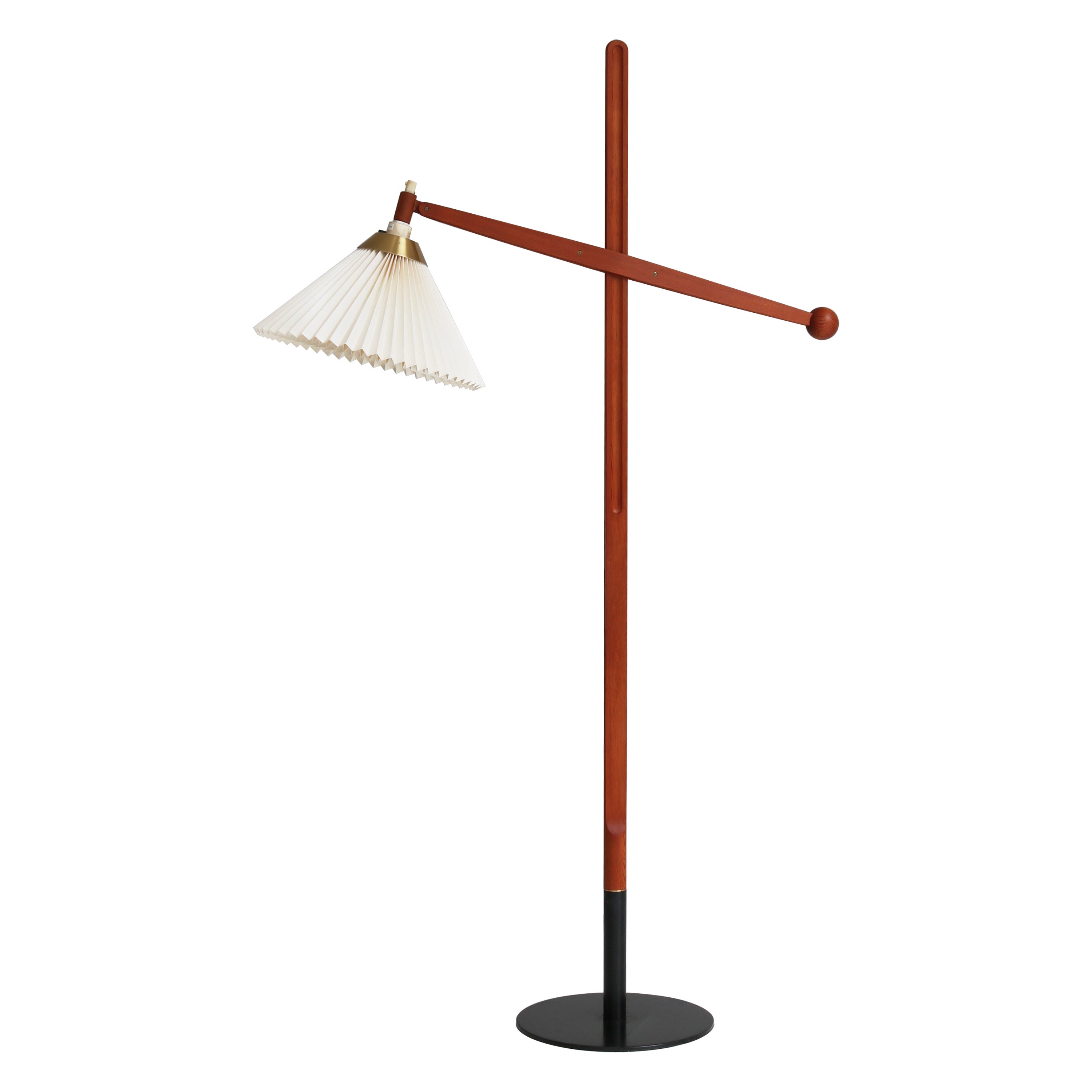 Le Klint Floor Lamp by Vilhelm Wohlert, Pitch Pine & Brass, Model 325, 1960s