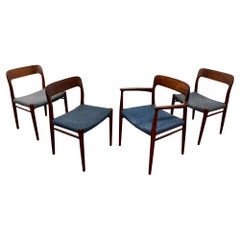 Ensemble de quatre chaises de salle à manger danoises en teck par Niels Moller pour JL Moller, vers les années 1960