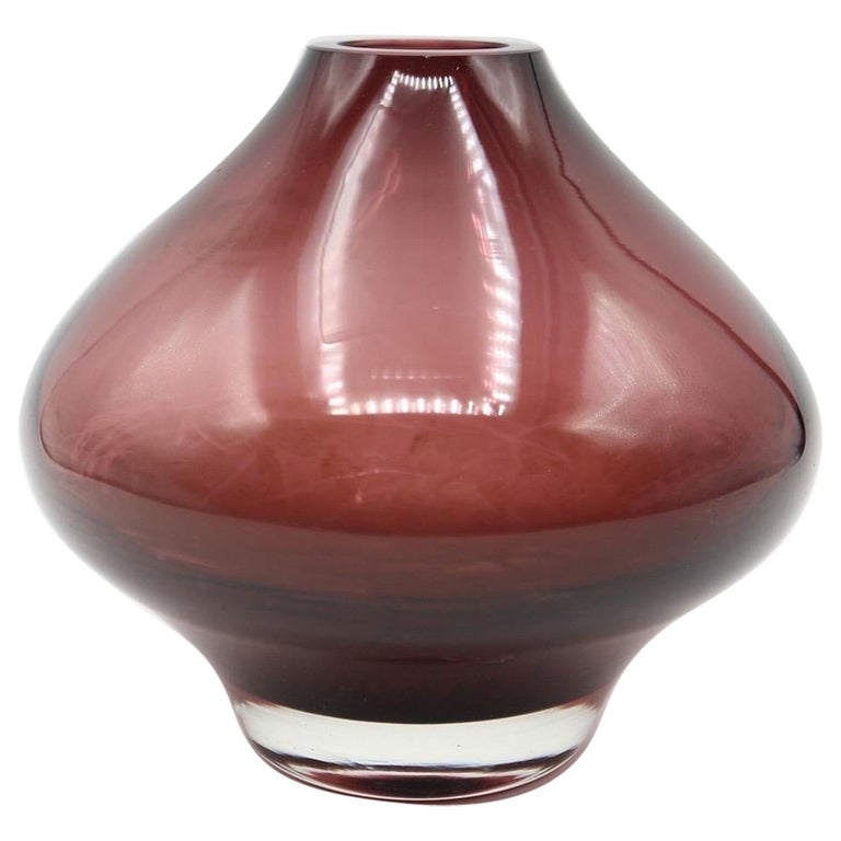 Riihimii Lasi , Designer glass vase signed, purple, Finland 1970ies For Sale