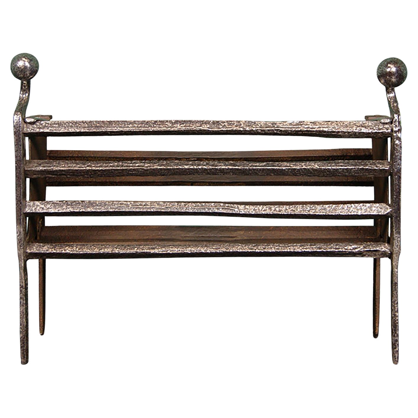 Panier à bûches en fer forgé du XVIIIe siècle