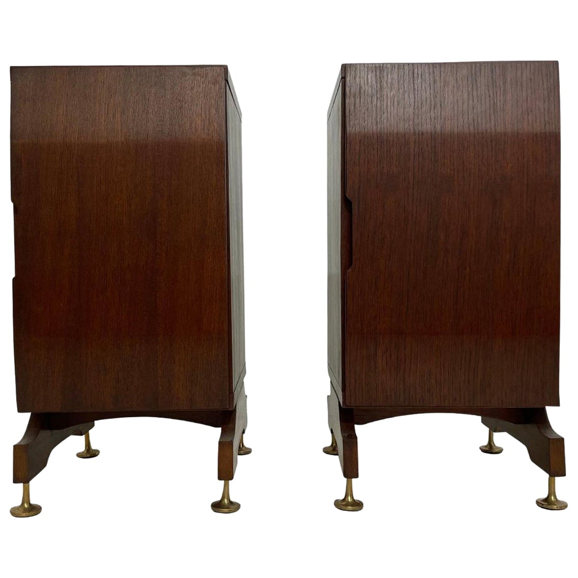 20th Century Italian Mid-Century Pair of Walnut Nightstands, Vintage Side Tables For Sale