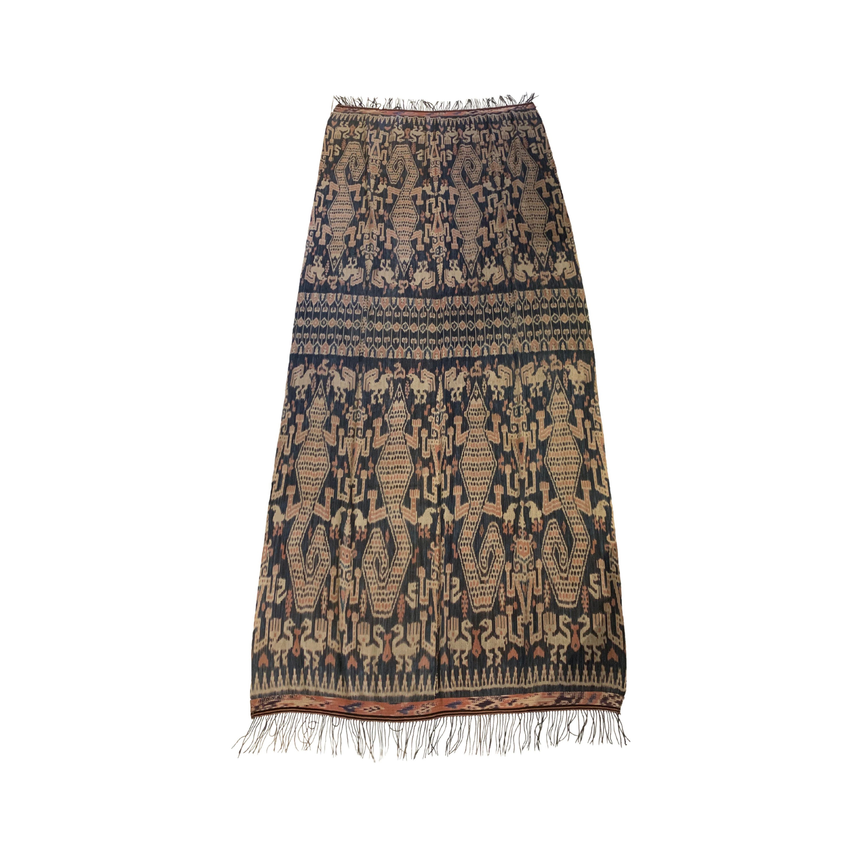 Ikat-Textilien mit Stammesmotiven von der Insel Sumba, Indonesien