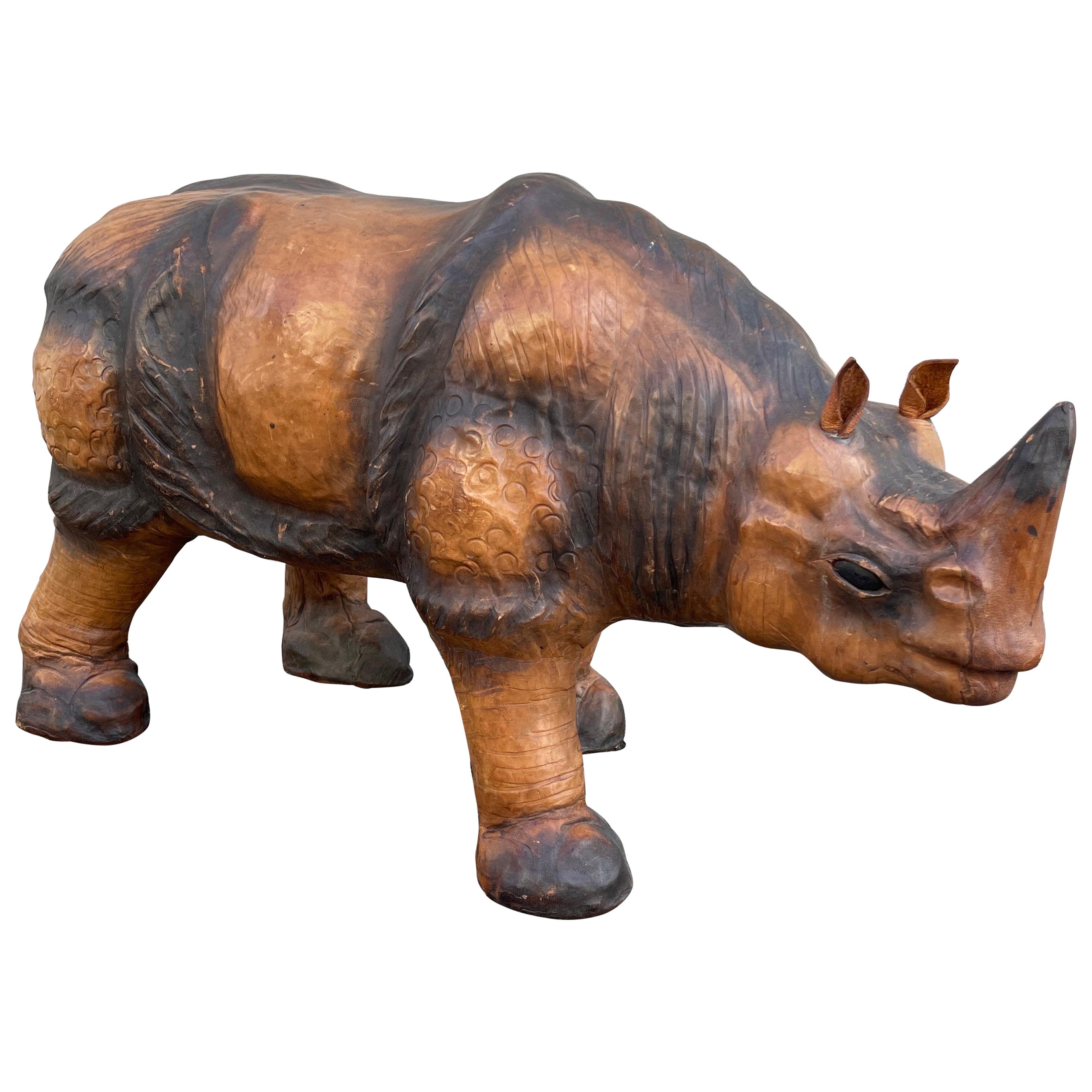 Rhinoceros-Fußhocker aus Leder im Angebot