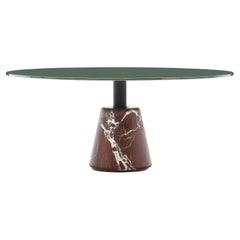 Acerbis - Table basse moyenne en forme de menhir, base en marbre rouge et plateau vert foncé brillant