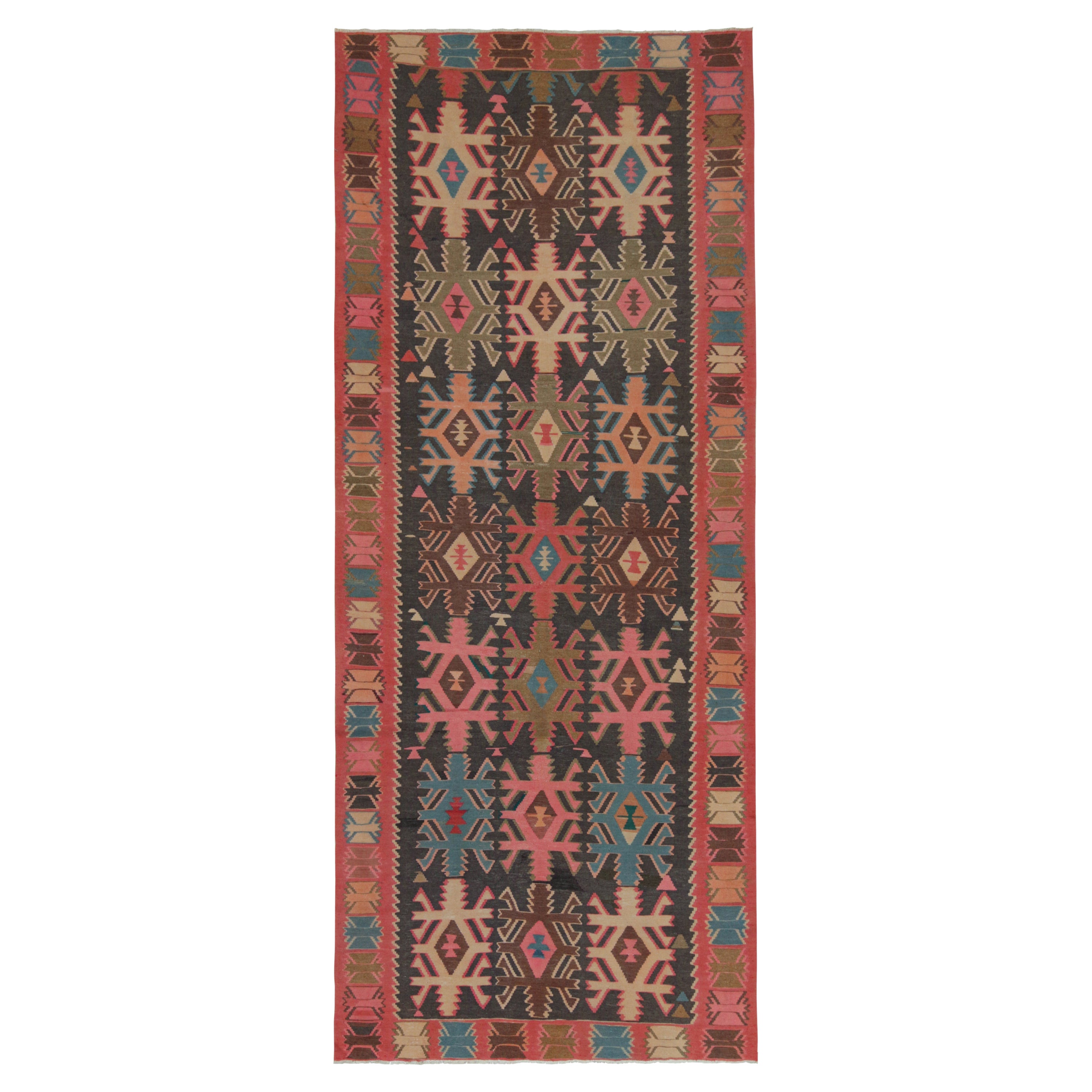 Nordwestlicher persischer Kelim in Schwarz mit geometrischen Mustern von Teppich & Kilim