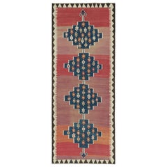 Shahsavan Persischer Kelim mit offenem Feld und blauen Medaillons von Teppich & Kilim