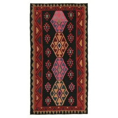 Persischer Kelim in Rot & Schwarz, farbenfrohe Medaillon-Muster von Rug & Kilim