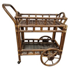 Chariot de bar à roulettes en rotin Boho Chic du milieu du siècle avec plateau de service amovible