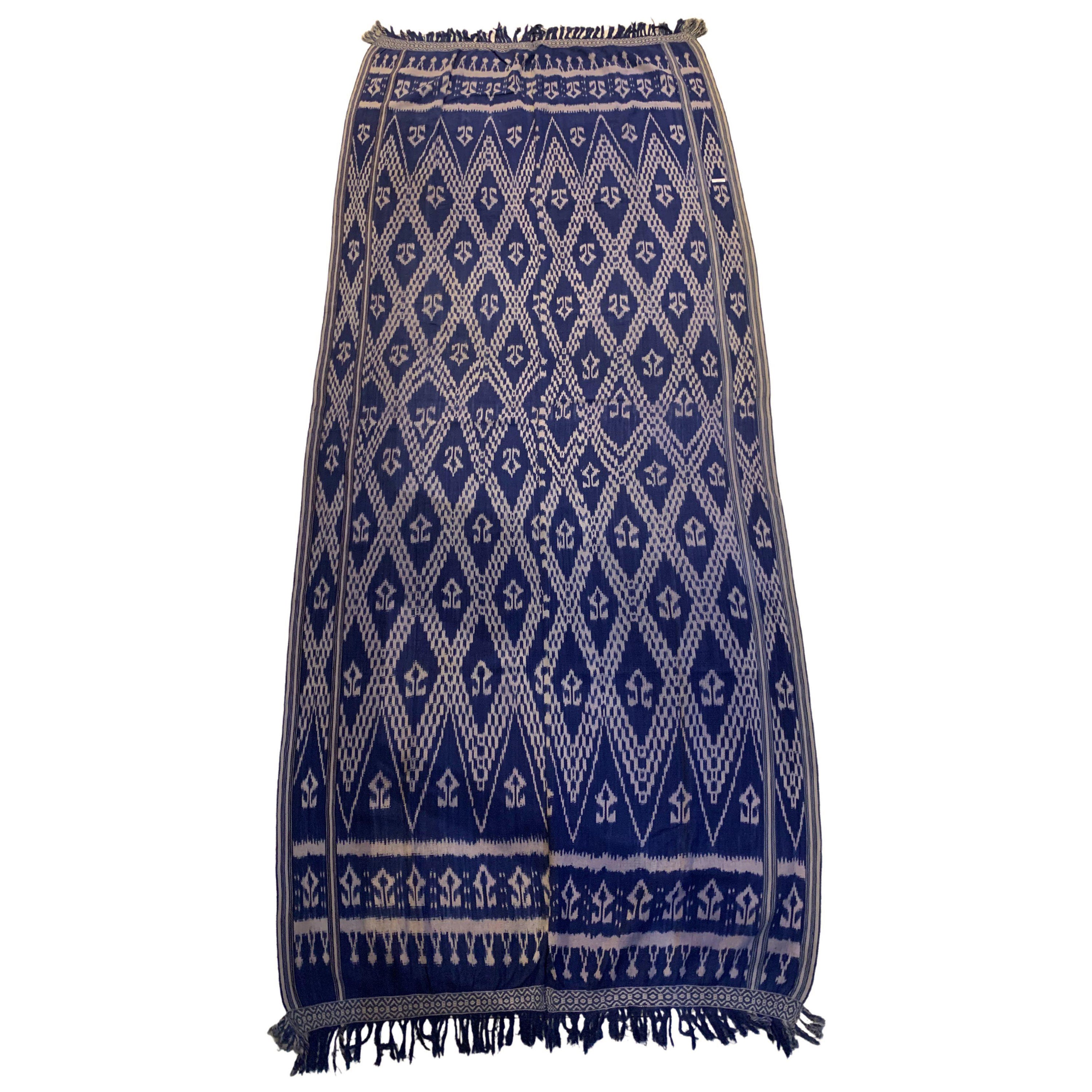 Grand textile Ikat à motifs tribaux de l'île de Sumba, Indonésie en vente