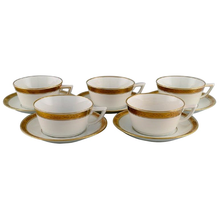 Royal Copenhagen Service No. 607, Five Teacups with Saucers For Sale