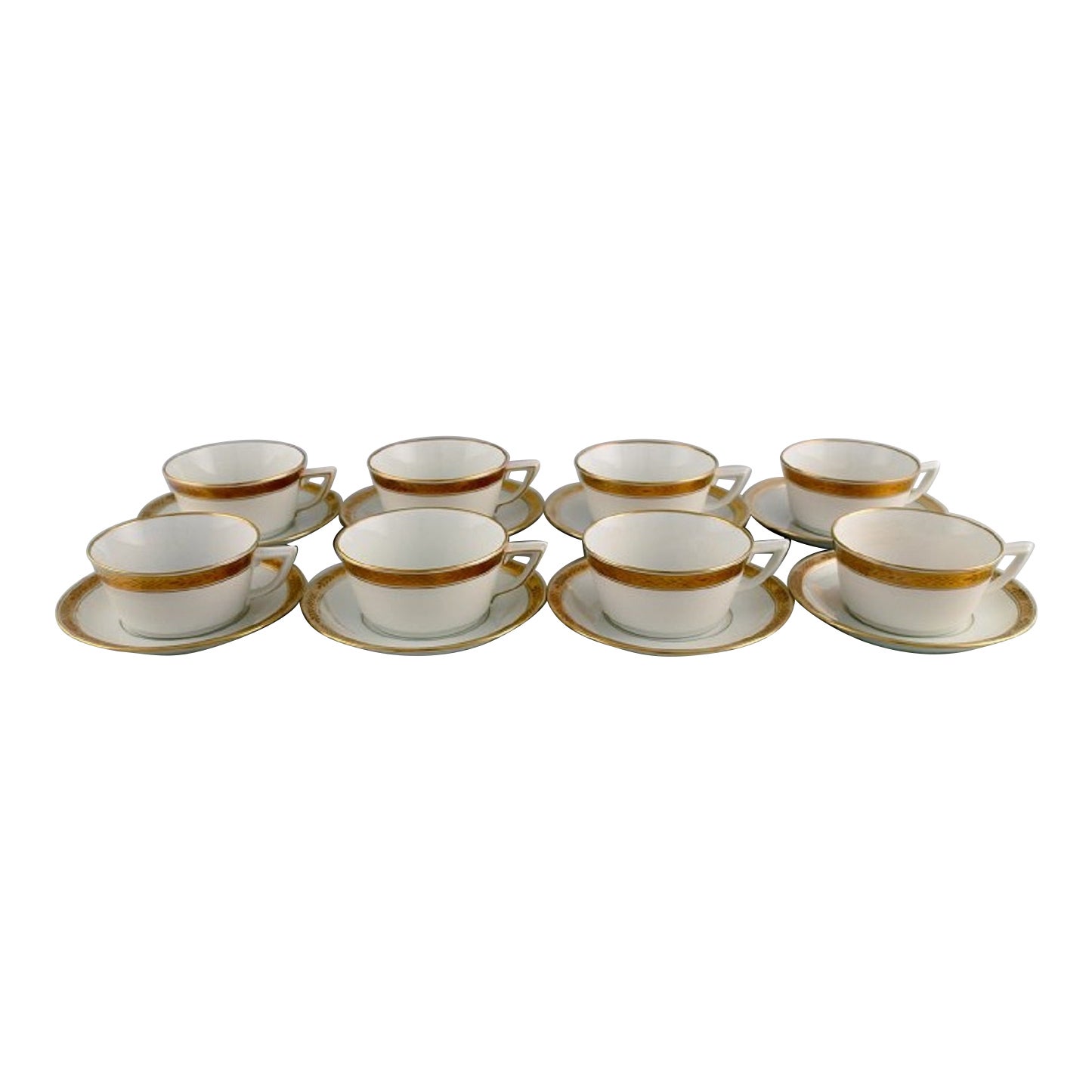Royal Copenhagen Service No. 607, Eight Teacups with Saucers