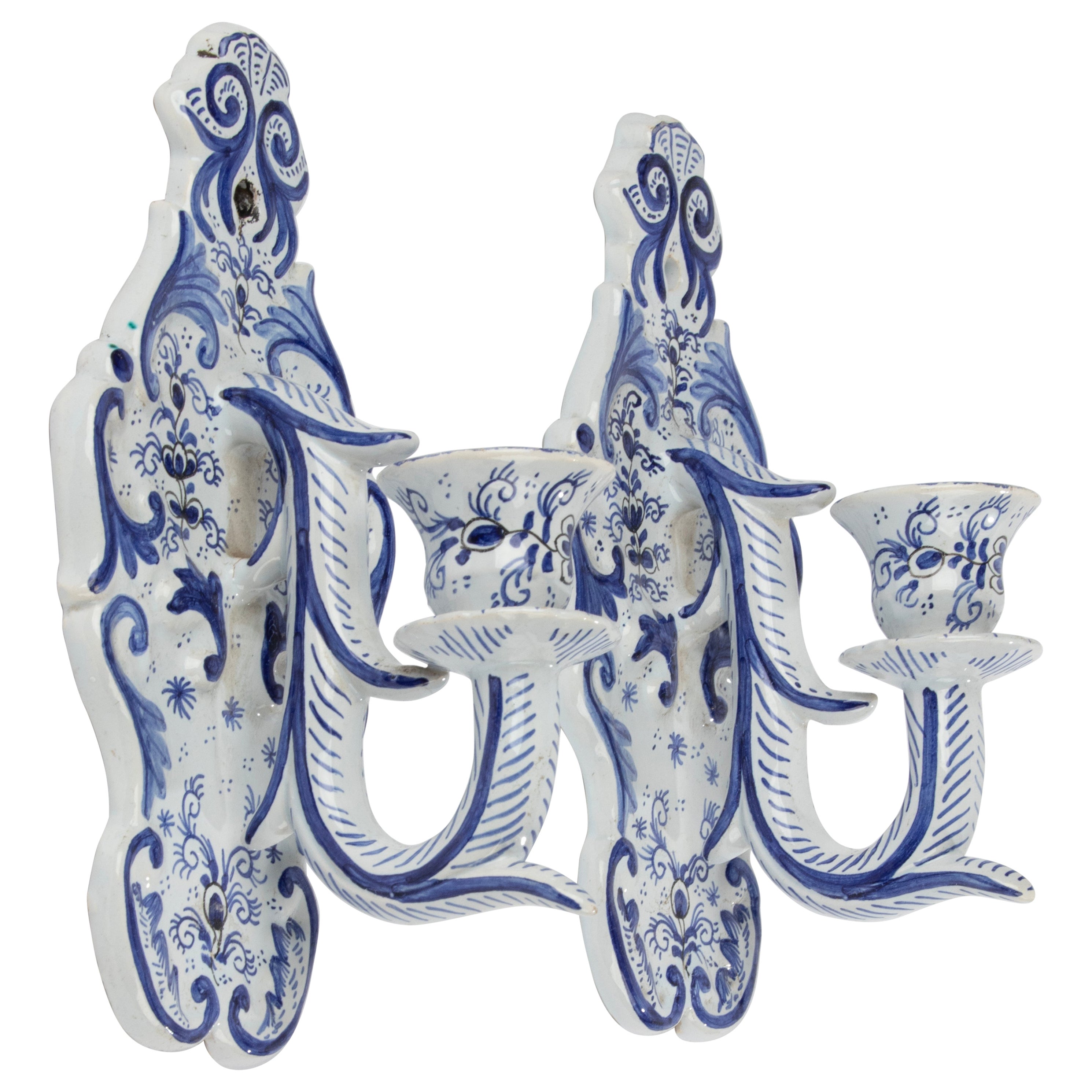 A Pair of Early 20th Century Delft Faïence Hand Painted Wall Candles For Sale