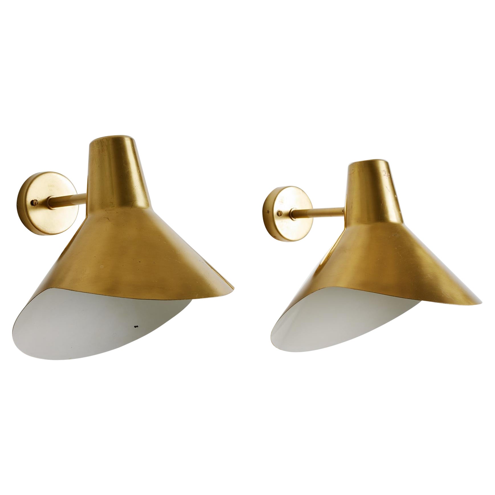 Pair of Brass Wall Lamps Model V319 Designed by Hans Bergström for Ateljé Lyktan For Sale