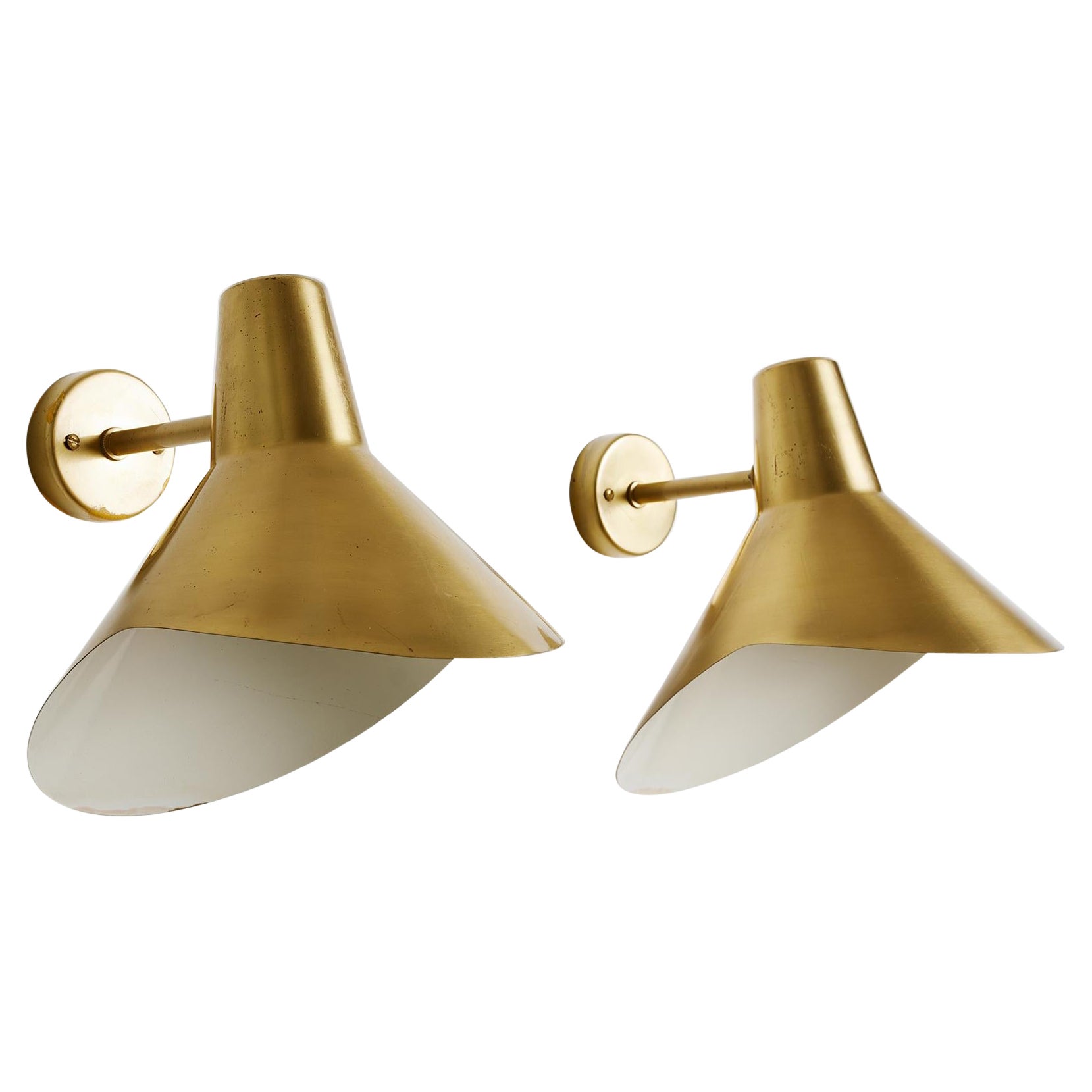 Pair of Brass Wall Lamps Model V319 Designed by Hans Bergström for Ateljé Lyktan For Sale