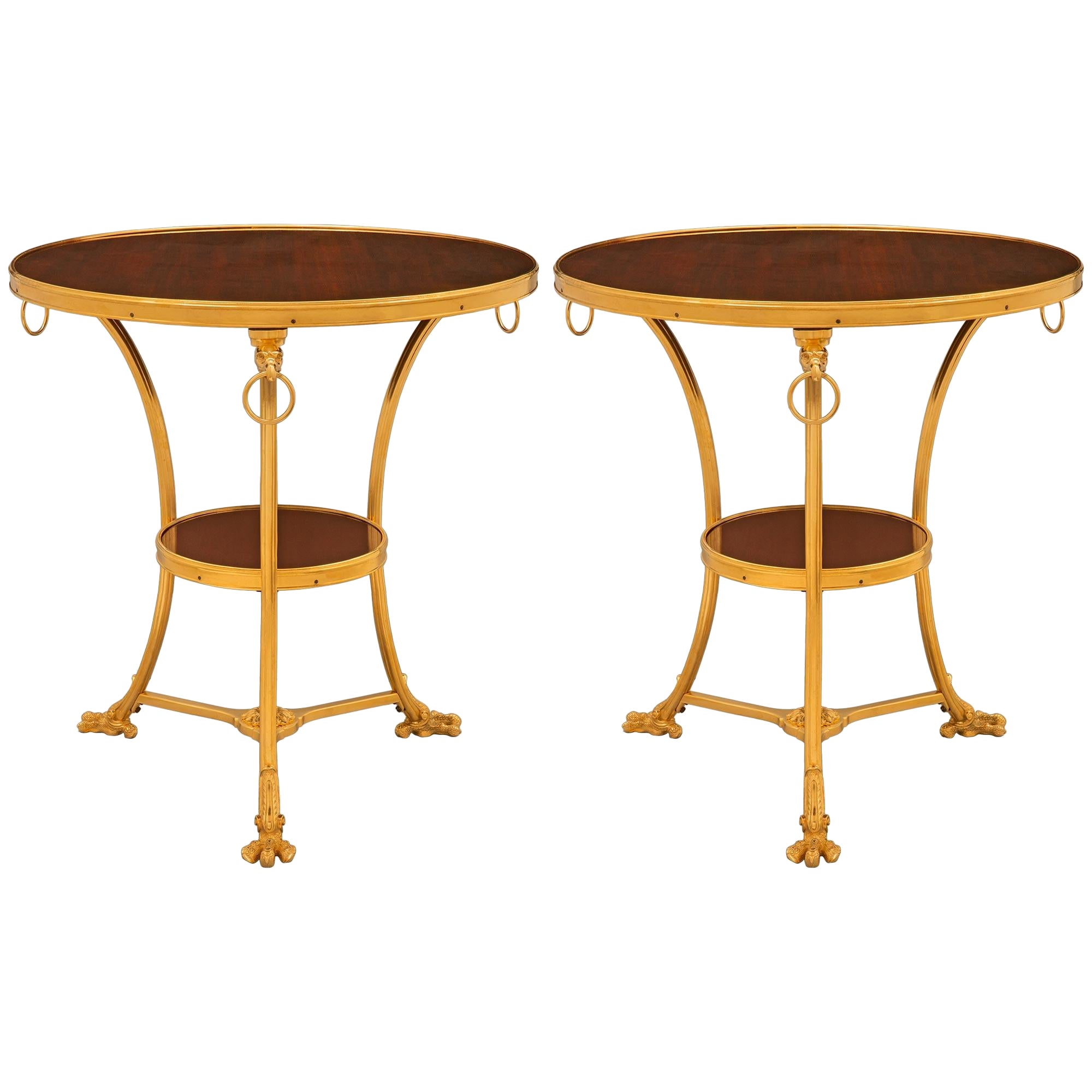 Paar französische Gueridon-Tische aus Goldbronze und Mahagoni im neoklassischen Stil des 19. Jahrhunderts