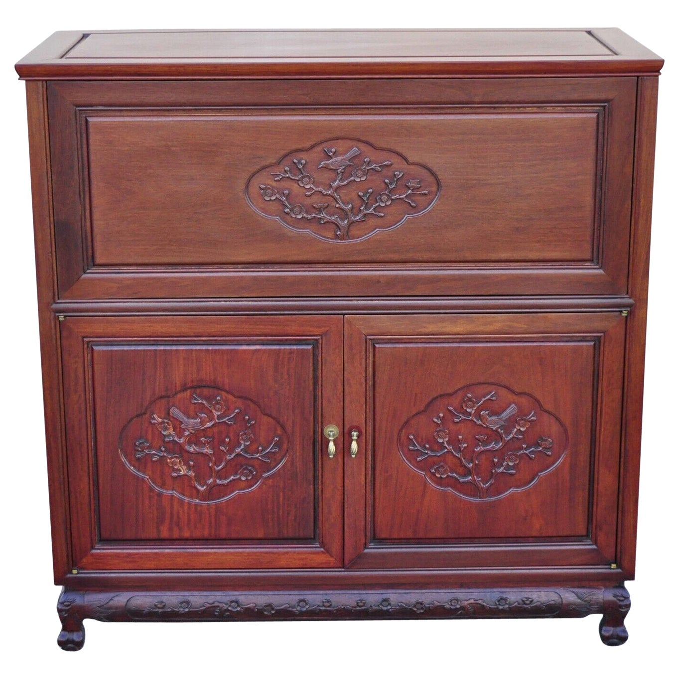 Vintage Chinese Carved Hardwood Bar Liquor Cabinet Console with Mirrors For Sale