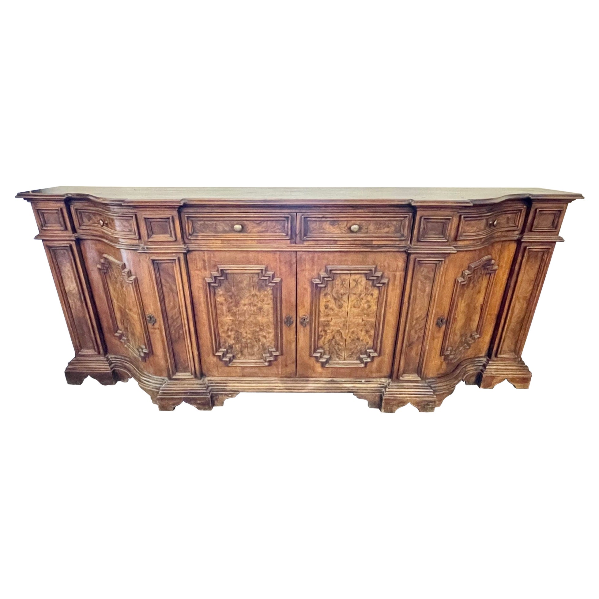 Großes geschnitztes toskanisches Sideboard aus dem 19.