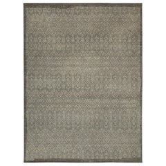 Tapis de style tribal en détresse avec motifs géométriques gris et bleus de Rug & Kilim 