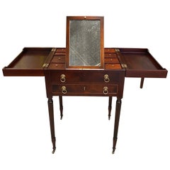 Bureau de style Regency en acajou sculpté Beau Brummel pour homme de toilette