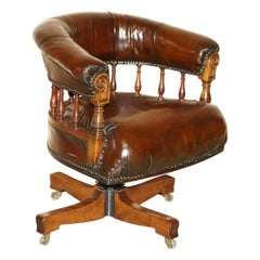 Ancienne chaise de capitaine pivotante en cuir marron whisky entièrement restaurée, datant d'environ 1860