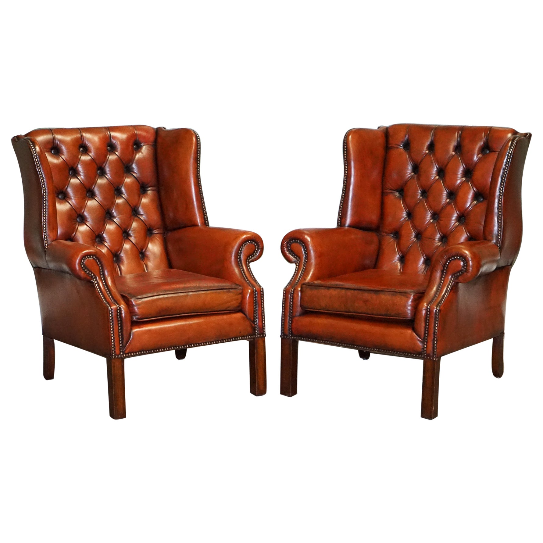 Atemberaubendes Paar Burgunder Brown Leder Hand gefärbt Wingback Stühle im Angebot