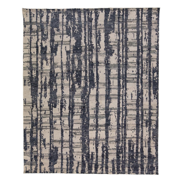 Modern Texture Handmade Grey Wool Rug with Abstract Design For Sale at