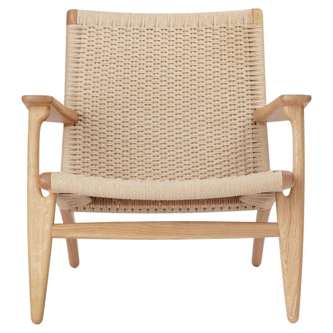 Hans J Wegner 'CH25' Chair in Oak, Oil & Natural Papercord for Carl Hansen & Son For Sale