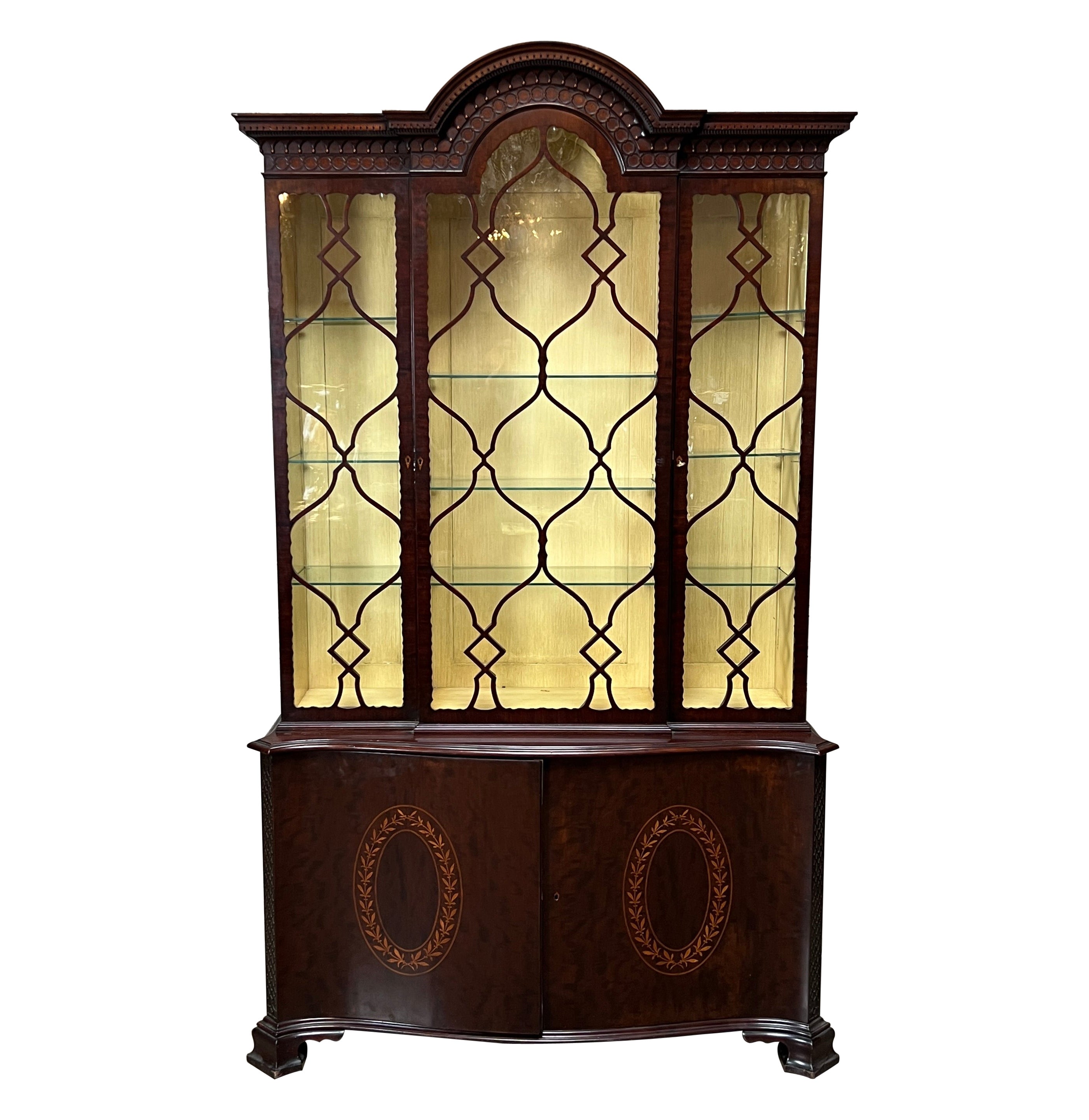 Early 20th Century American George II Style Breakfront China Cabinet For Sale