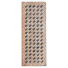 1930s American Hooked Rug ( 2'3" x 6' - 68 x 183 )