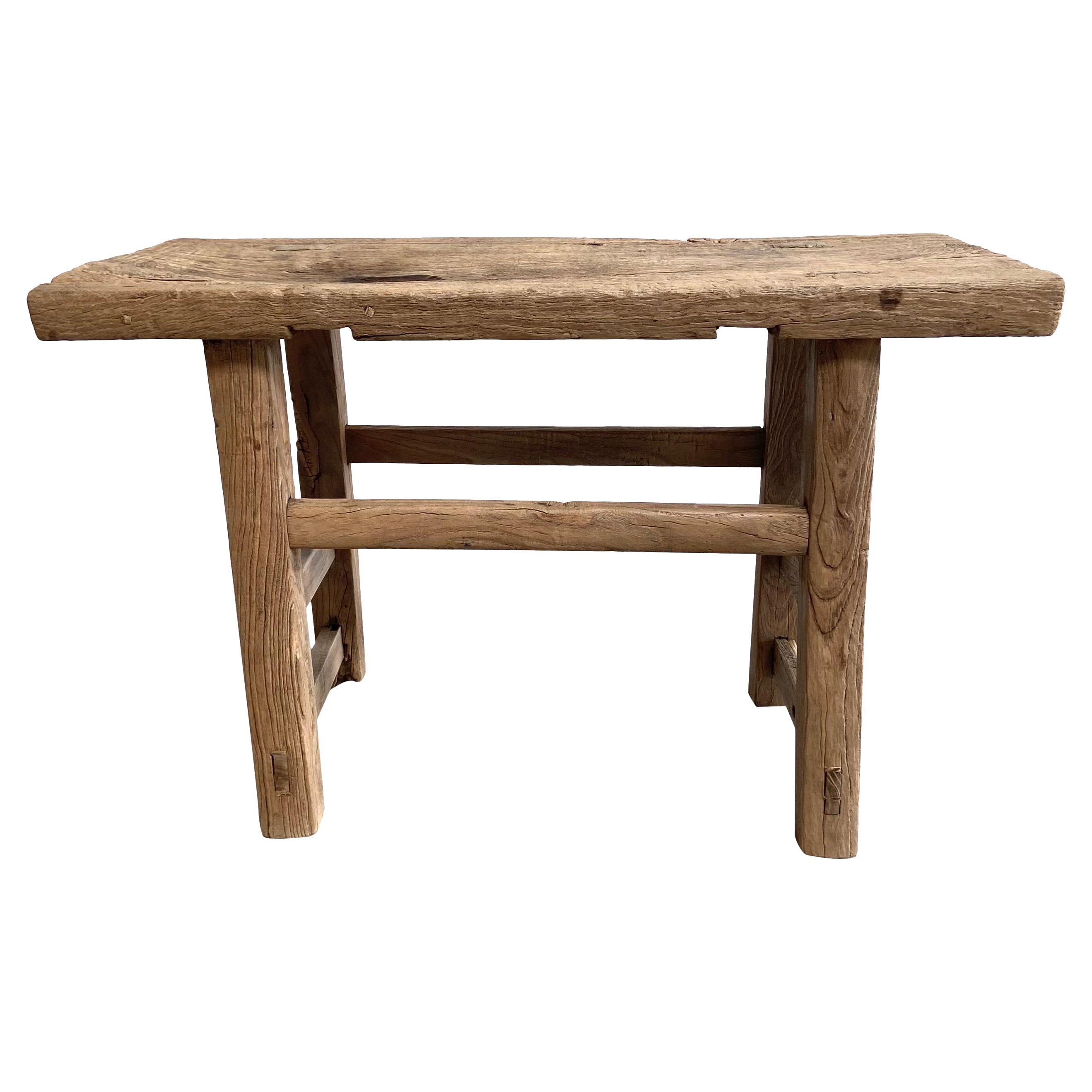 Vieille table basse en bois d'orme