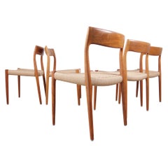 Ensemble de 10 chaises de salle à manger de design danois Niels Otto Moller modèle 77 Jl Molller