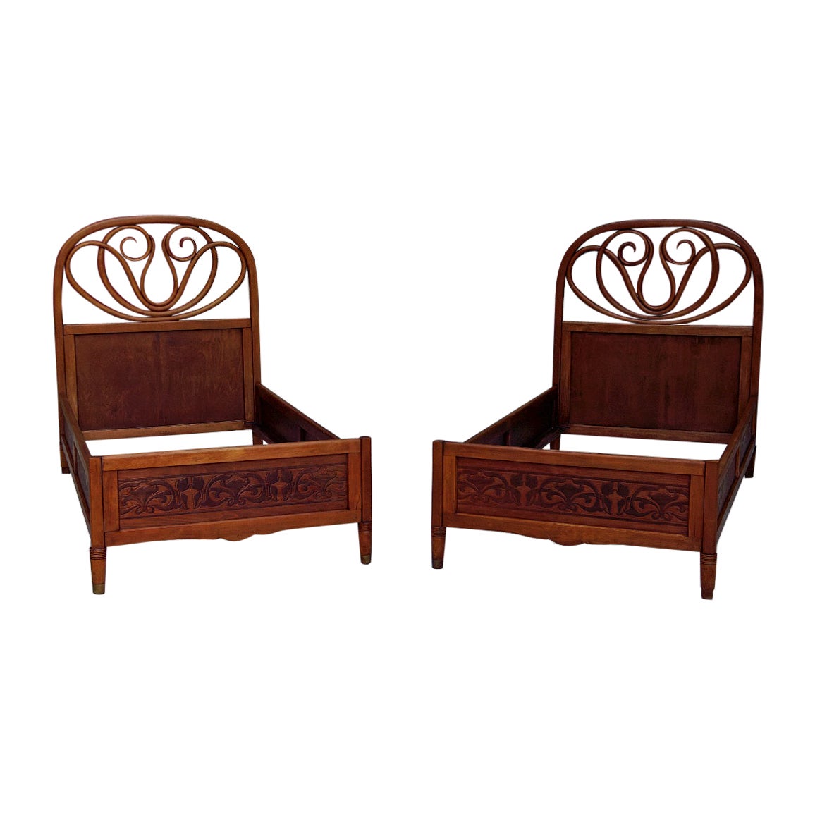 Pair of Bentwood Beds by Thonet, circa 1900 For Sale