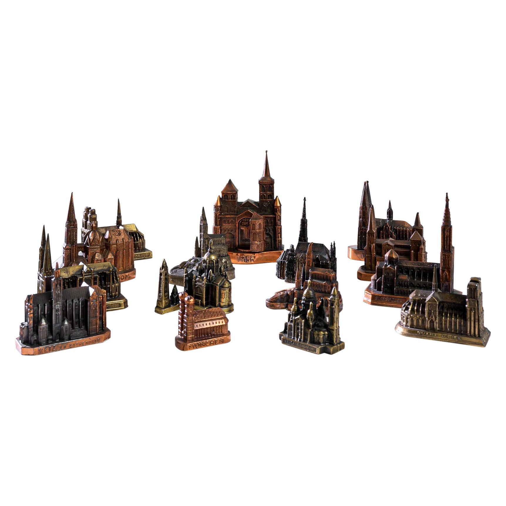 Figurines de cathédrales européennes de collection du XXe siècle en vente