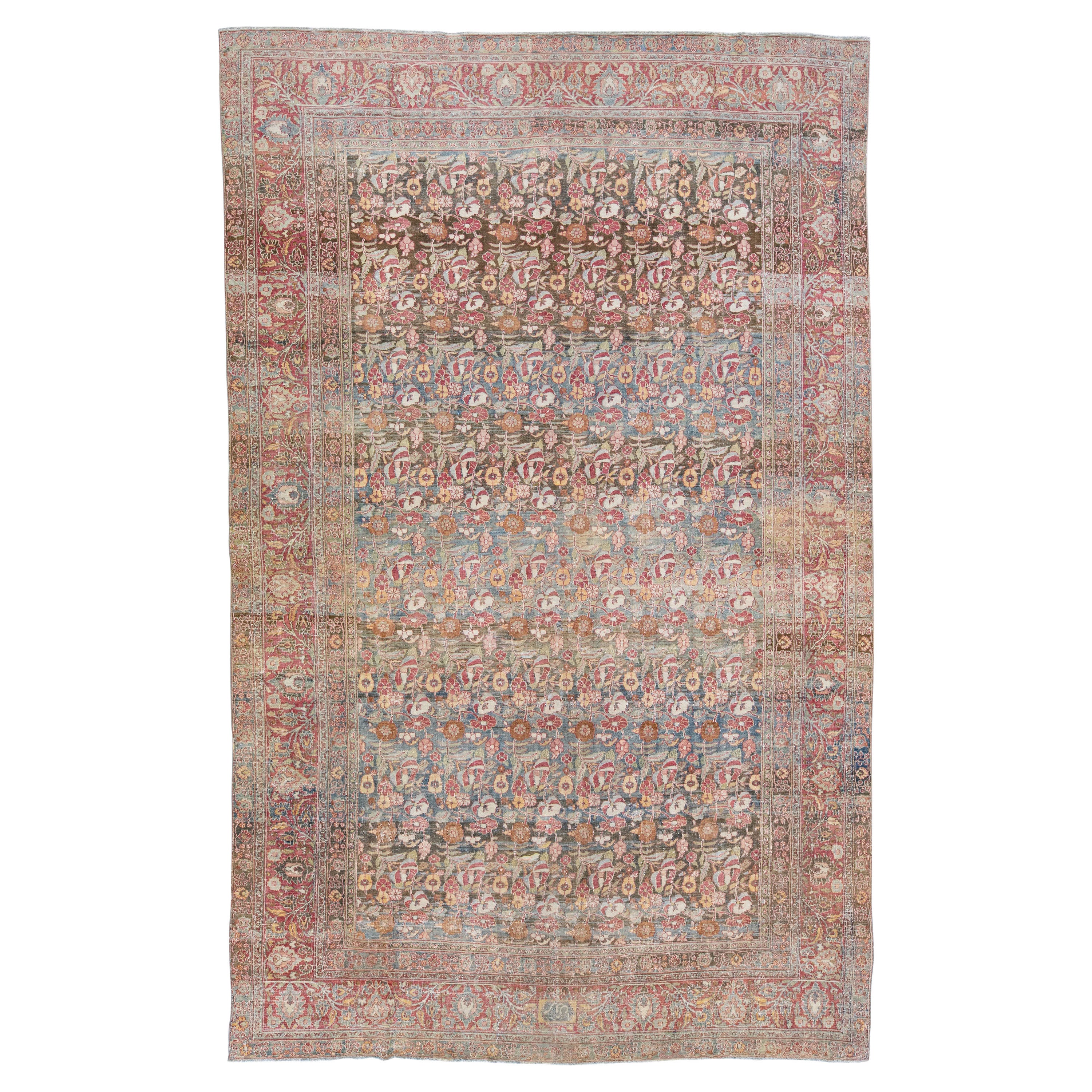 Tapis Mahal ancien en laine à motifs floraux fait à la main dans les tons terreux en vente