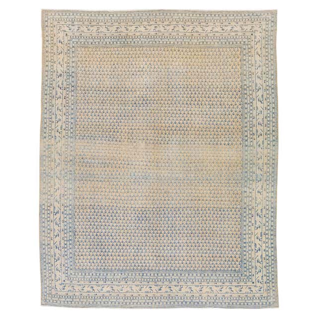 Vintage Mahal with Muted Neutral Tones Wool Rug. 5'1