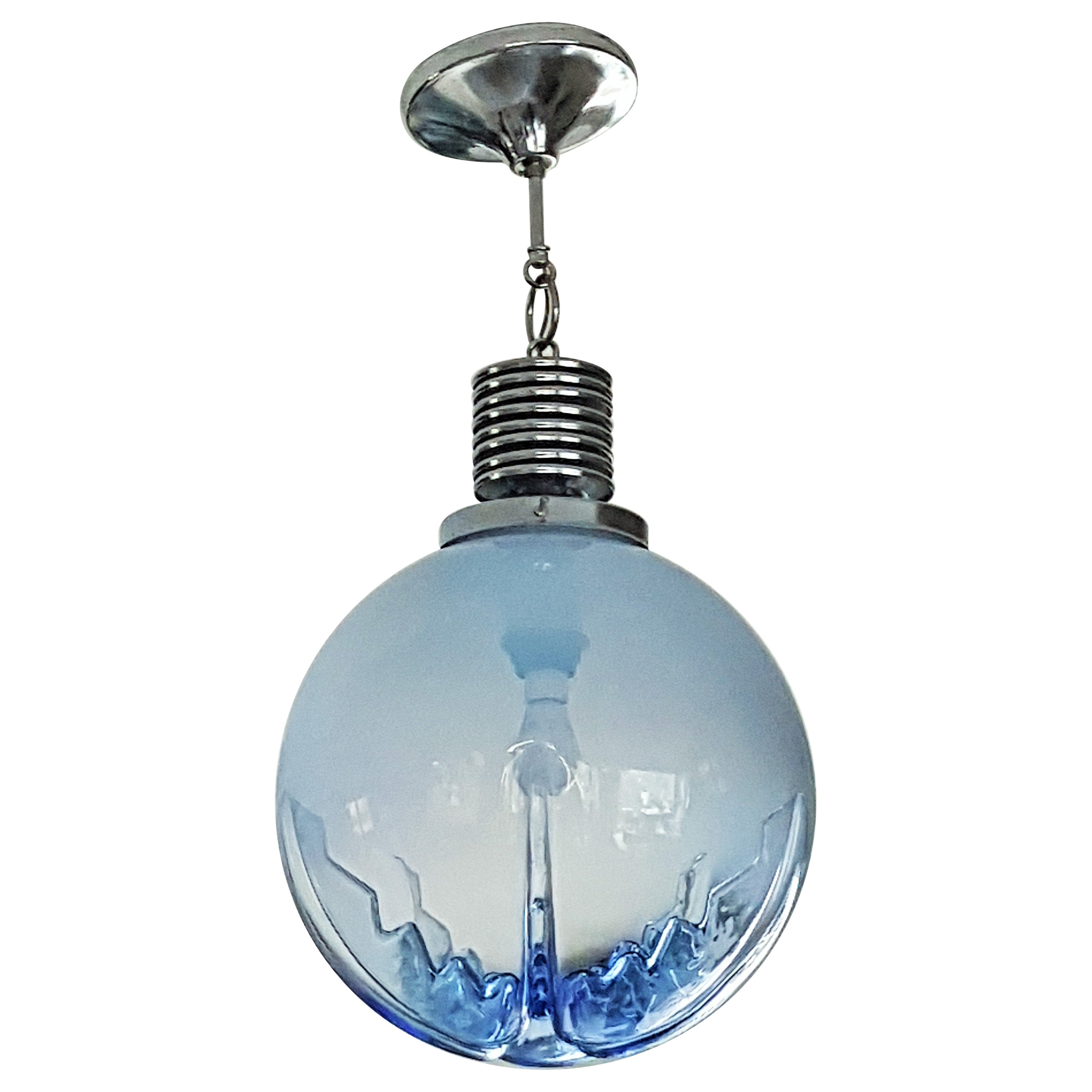 Lampe à suspension Mazzega Carlo Nason Ball du milieu du siècle dernier, chrome et verre bleu, Italie, 1960