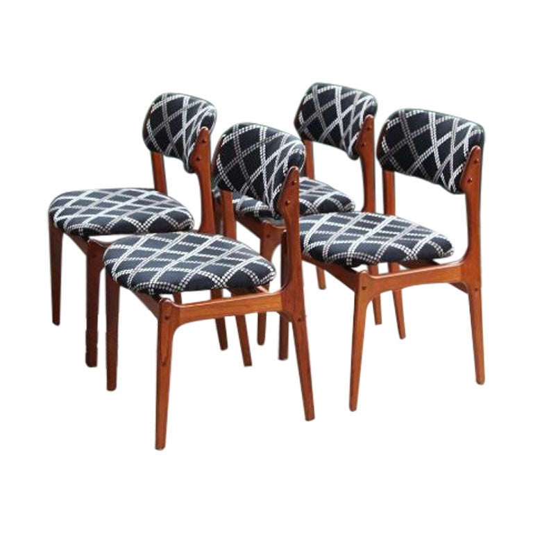 Ensemble de 4 chaises de salle à manger danoises vintage en teck du milieu du siècle dernier, modèle Erik Buch Od Mobler