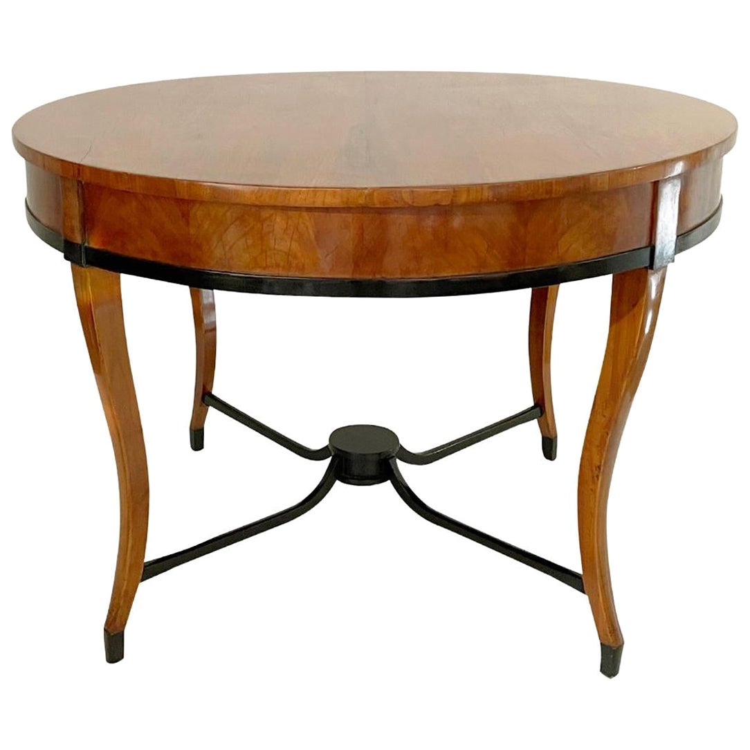 19th Century German Biedermeier Antique Round Cherrywood Dining Room Table For Sale