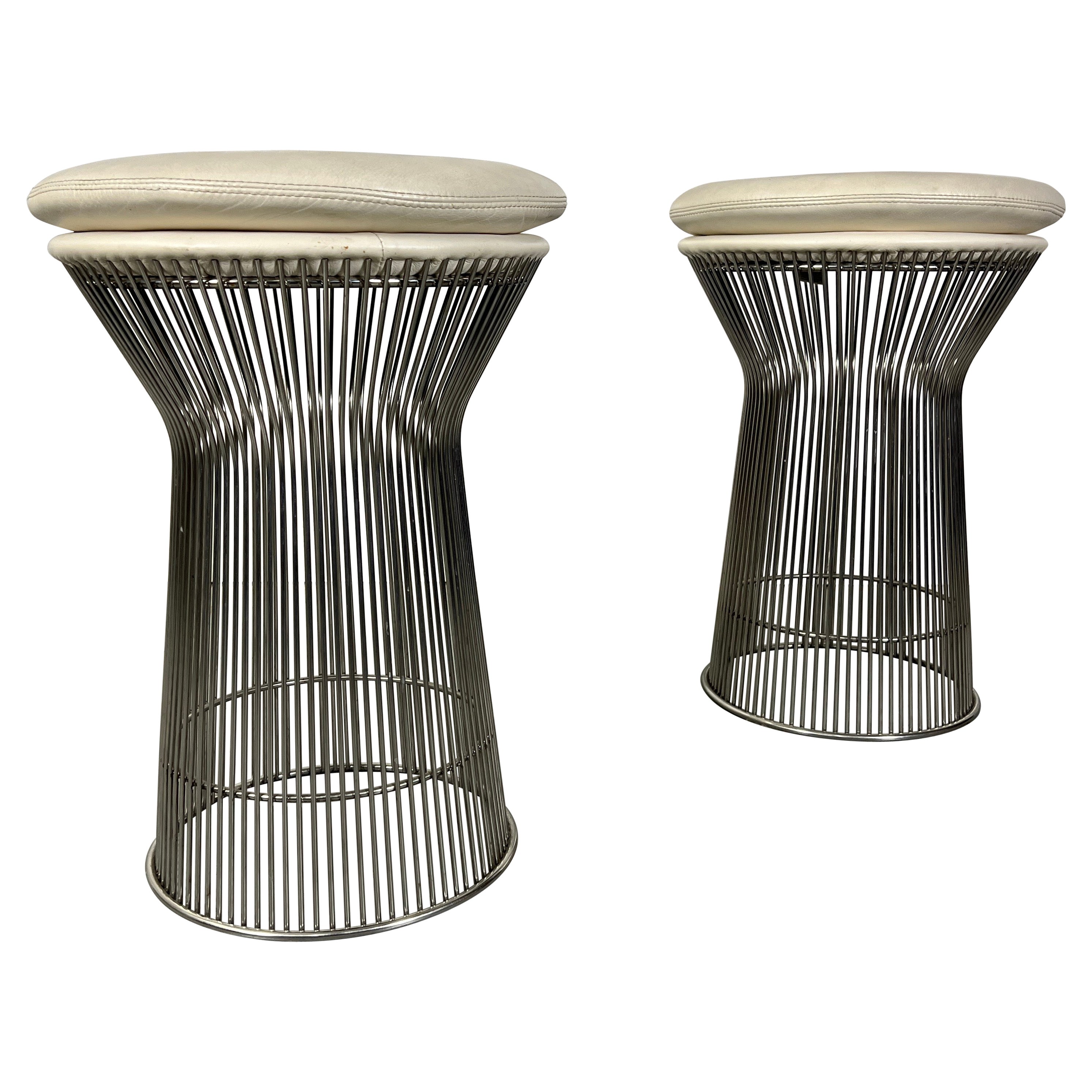 Hocker aus Chrom und Leder im Platner-Stil im Angebot