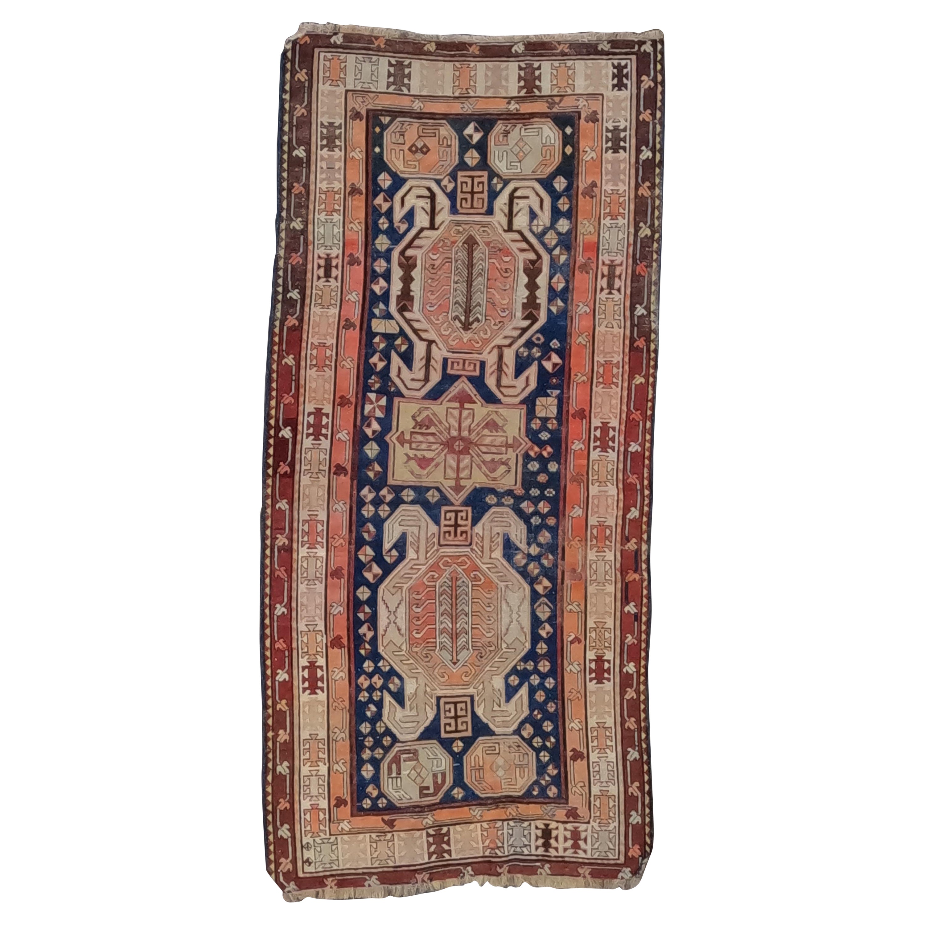Antike kaukasische Lankoran Teppich Läufer circa 1920 3'8x8' im Angebot