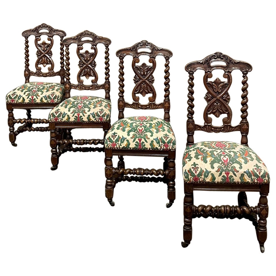 Ensemble de quatre chaises d'appoint de style Louis XIV du 19ème siècle d'époque Napoléon III en vente