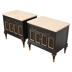 Tables de nuit Mastercraft Hollywood Regency en laque noire et plateau en travertin en laiton