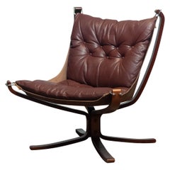 Silla "Falcon" de cuero marrón de los años 70 con respaldo bajo, de Sigurd Resell para Vatne Mobler