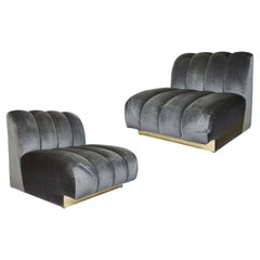 Paire de fauteuils de salon touffetés en cannelure de Steve Chase