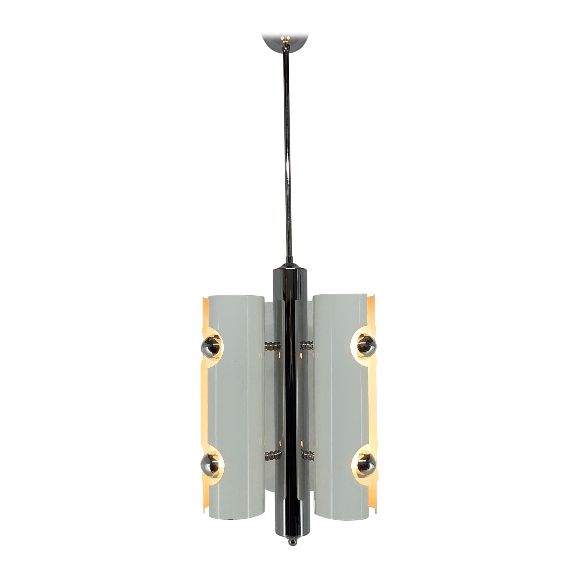 Mid-Century Italian Space Age Pendant Light in Chrome and White Lacquered Metal For Sale