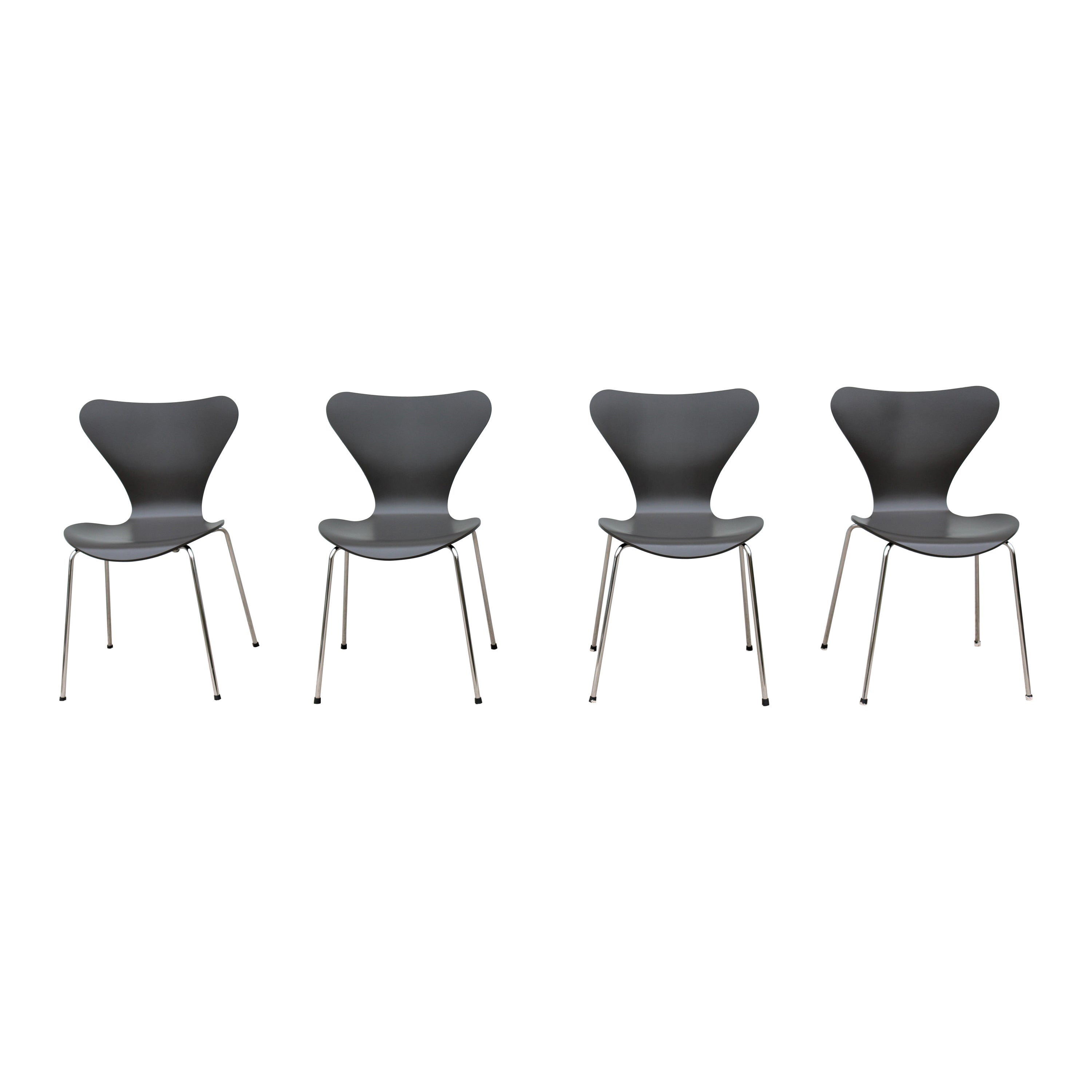 Série de 7 chaises grises danoises du milieu du siècle d'Arne Jacobsen pour Fritz Hansen, lot de 4 en vente